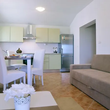 Letan Apartment *