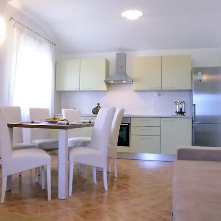 Apartment Letan *