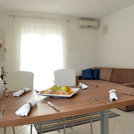 Apartment Letan *